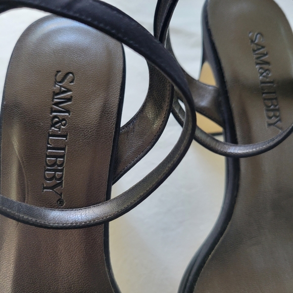 Shoes - Picture 2 of 5